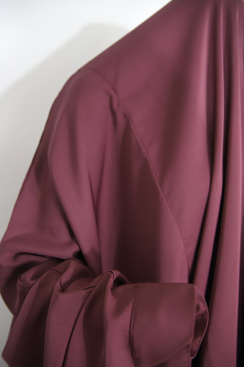 We are a jilbab and niqab shop located in Toronto Canada.